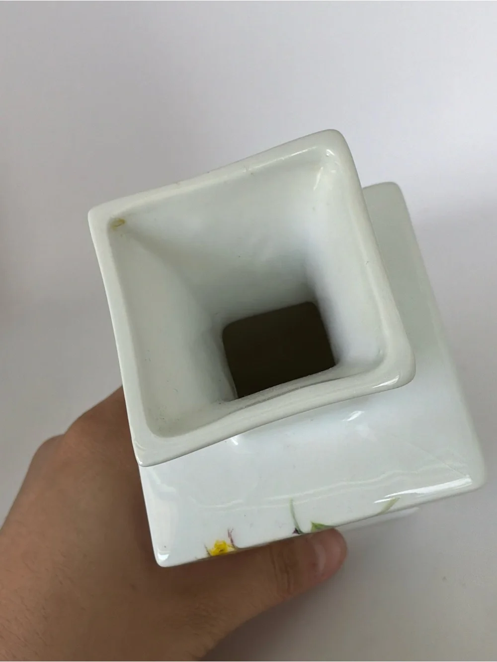 I. Godinger & Co. Yellow Rose Porcelain Square Vase Floral Décor